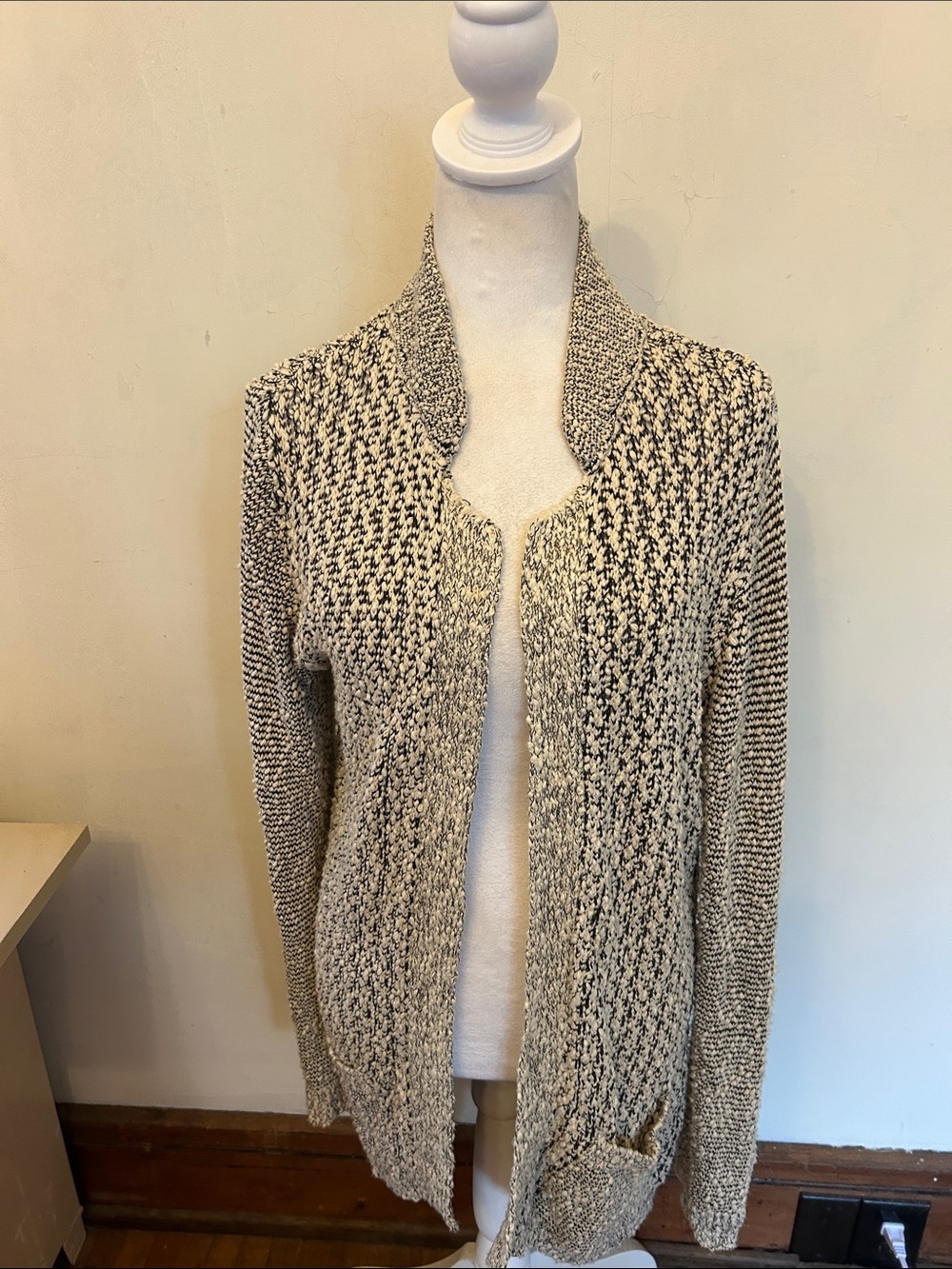 Skies Are Blue Cozy Open-Front Cream & Black Knit Cardigan Size M EUC